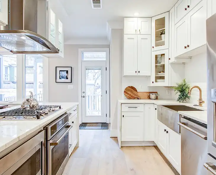 Modern-Kitchen-White-Cabinets-2