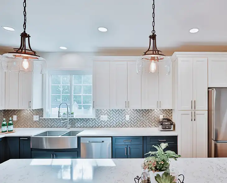 Modern-Kitchen-White-Cabinets